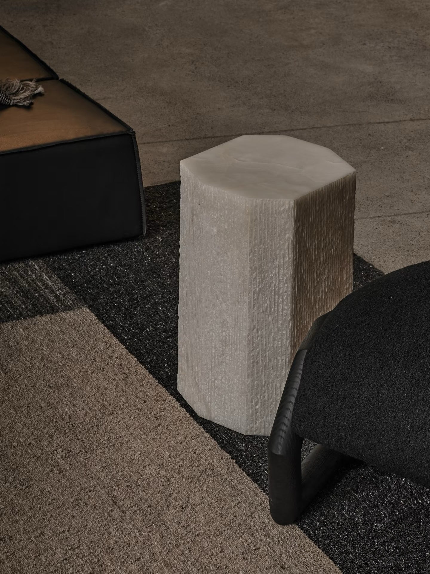 COLUMN | ONYX SIDE TABLE | SMALL