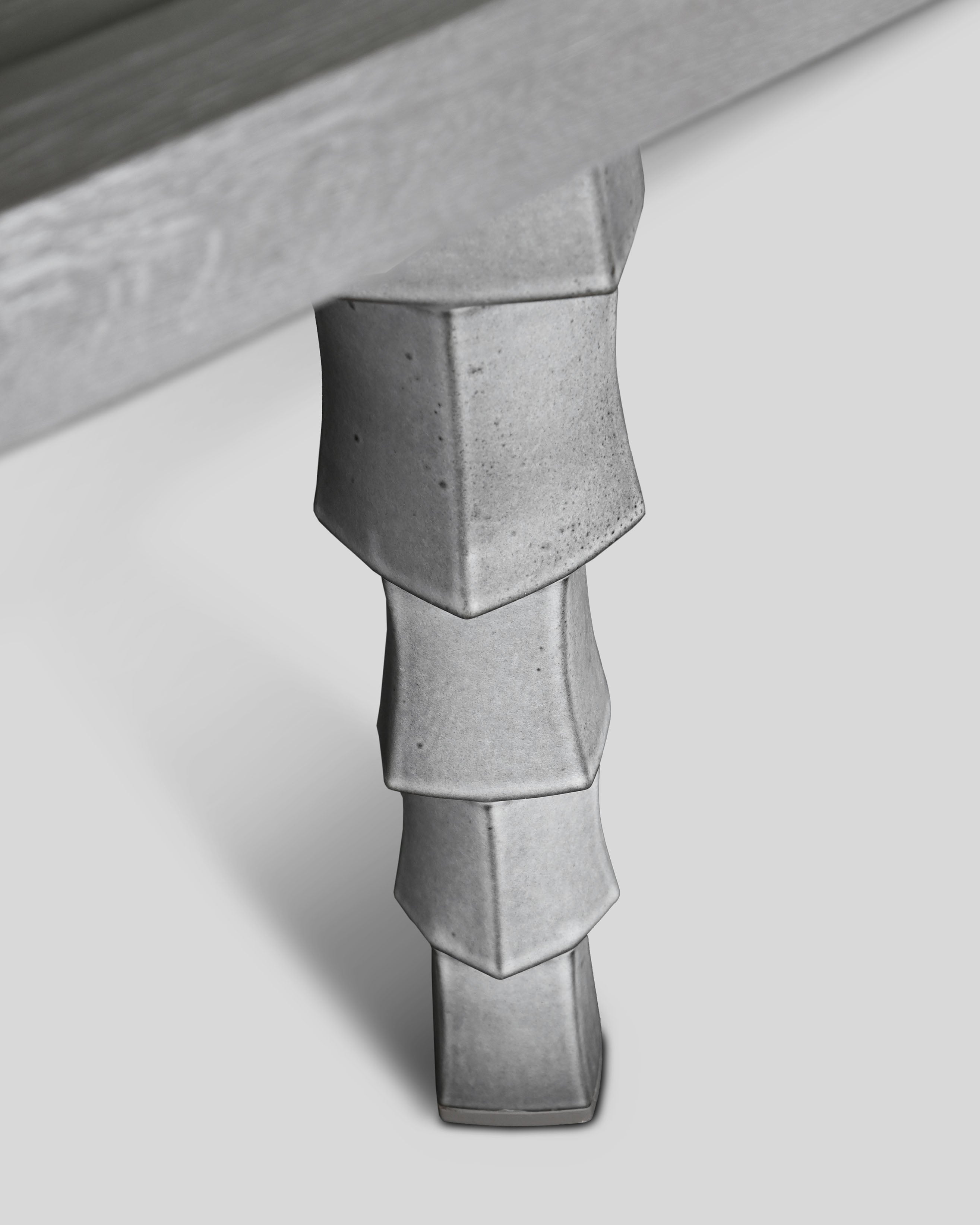 CURRENT SQUARE TABLE