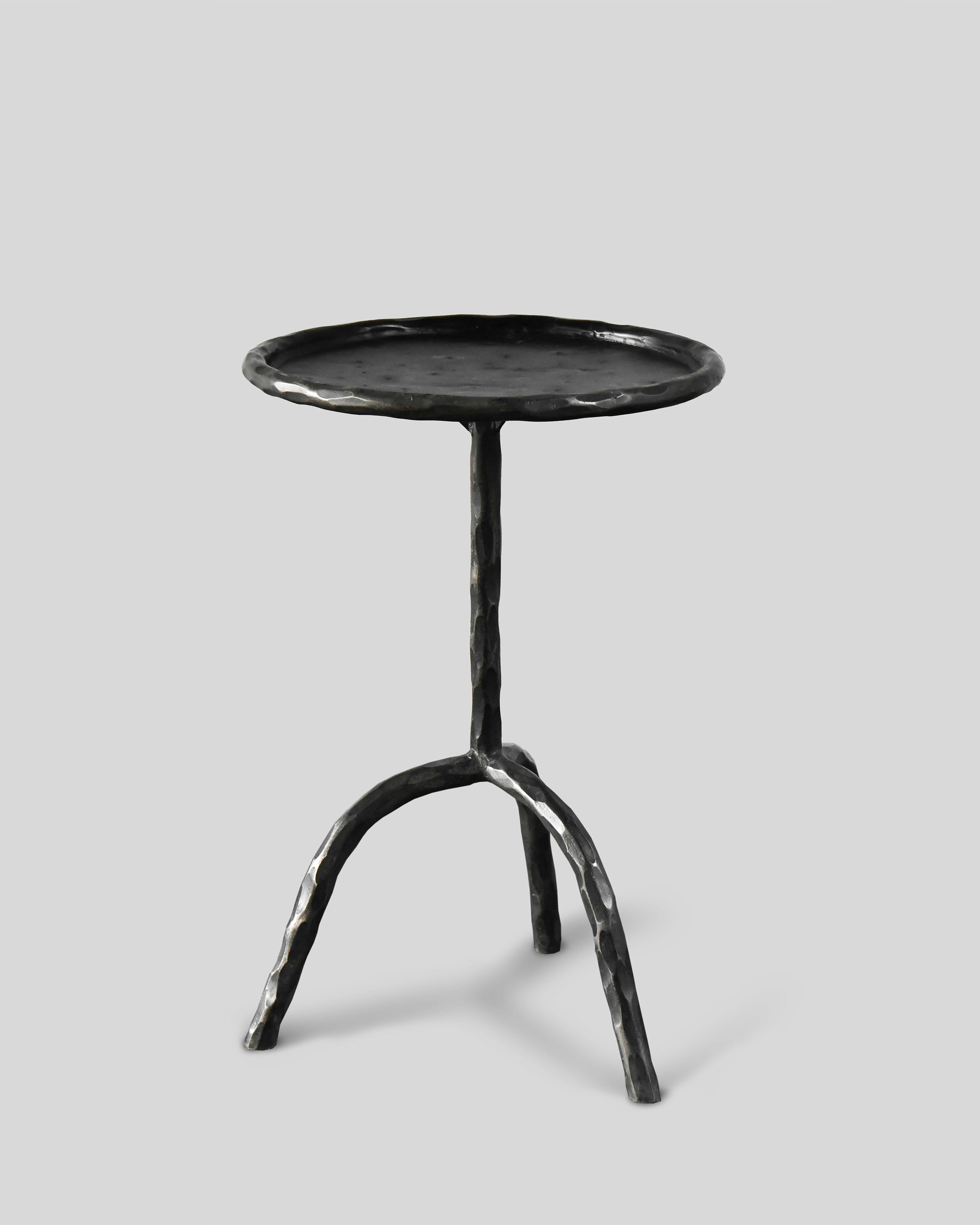 TRINE SIDE TABLE